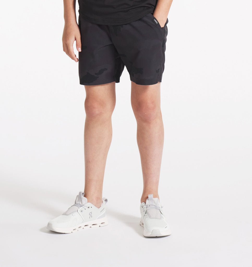 Youth Stride Short [7.5"] - Black Camo